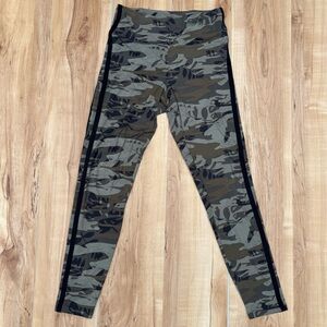 Express One Eleven Camouflage Leggings Size Small